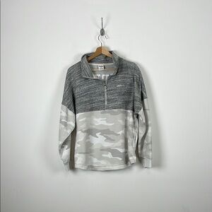 Pink Victoria's Secret Womens M Long Sleeve 1/2 Zip Pullover Camo Sweatshirt